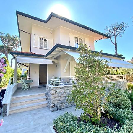 Bellaisa Bed & Breakfast Camaiore Bagian luar foto