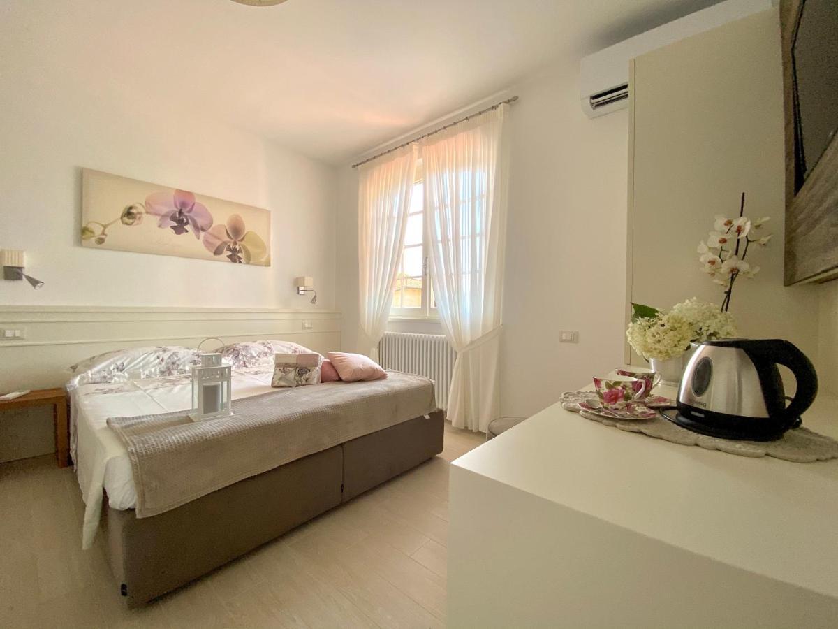 Bellaisa Bed & Breakfast Camaiore Bagian luar foto