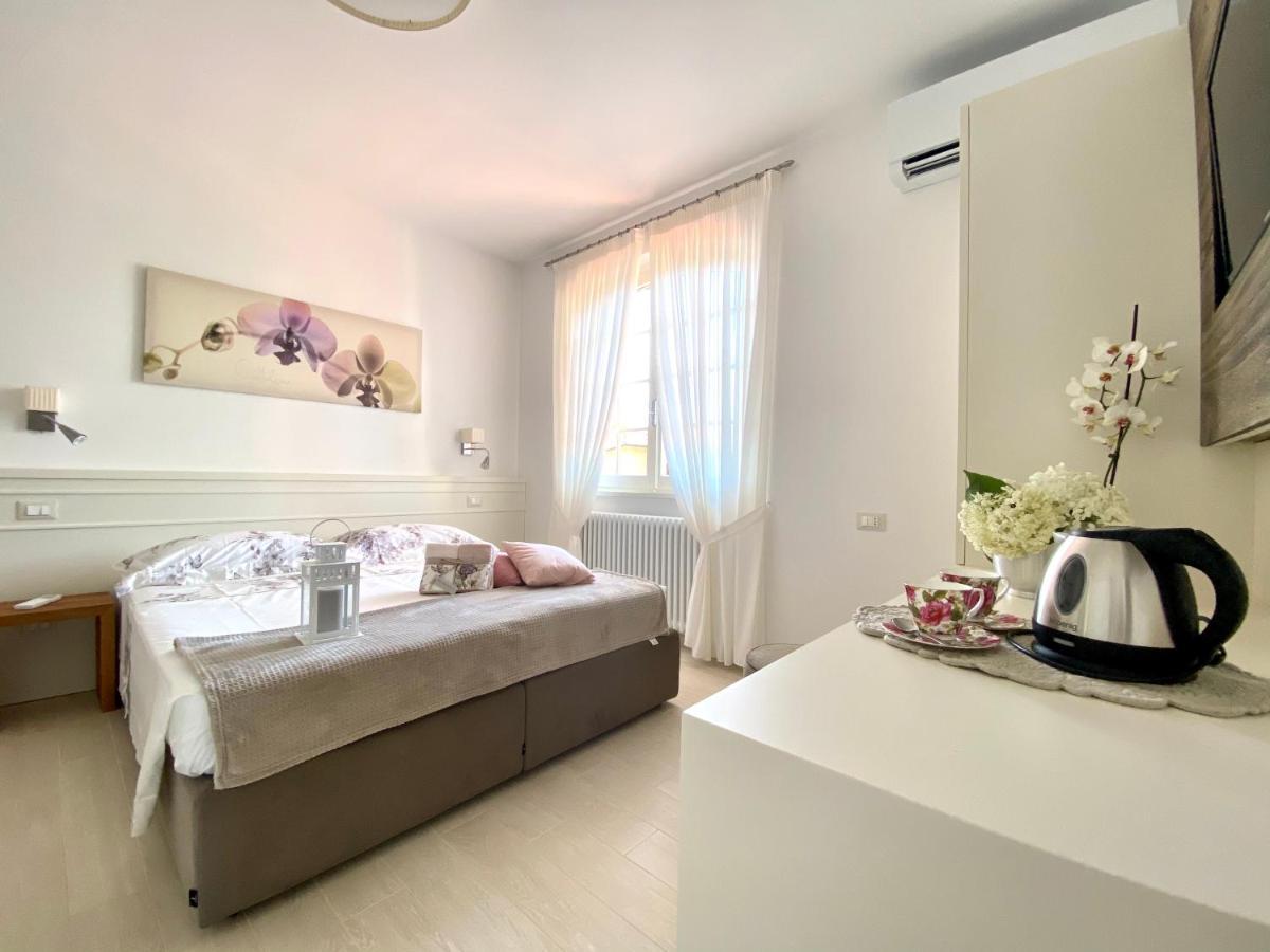 Bellaisa Bed & Breakfast Camaiore Bagian luar foto