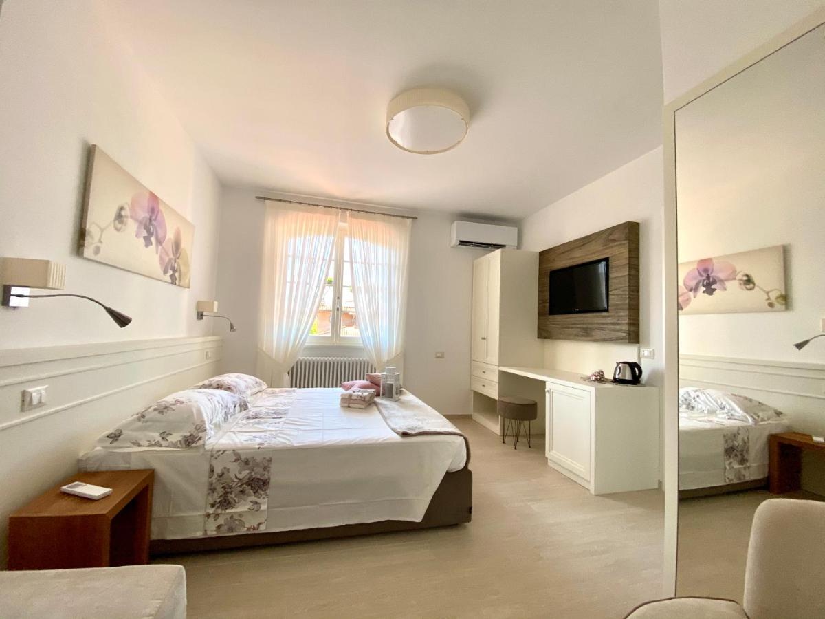 Bellaisa Bed & Breakfast Camaiore Bagian luar foto